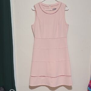 TOMMY HILFIGER, ELEGANT SLEEVELESS DRESS.